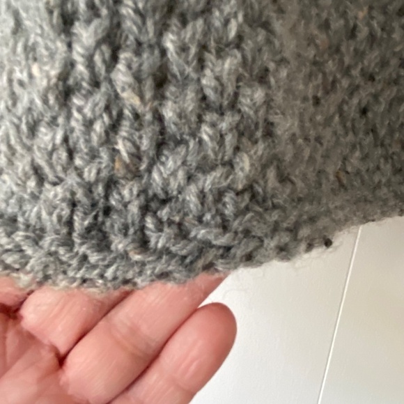 Hand knit 3/4 sleeve pull over crew neck sweater grey and teal - Picture 5 of 7